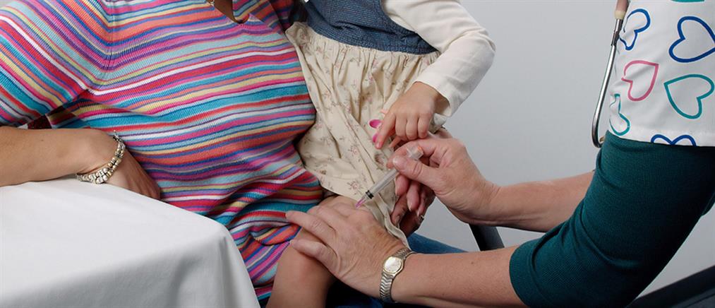 Τούντας για κορονοϊό: Οι εμβολιασμοί των παιδιών να ξεκινάνε από τα 5 έτη