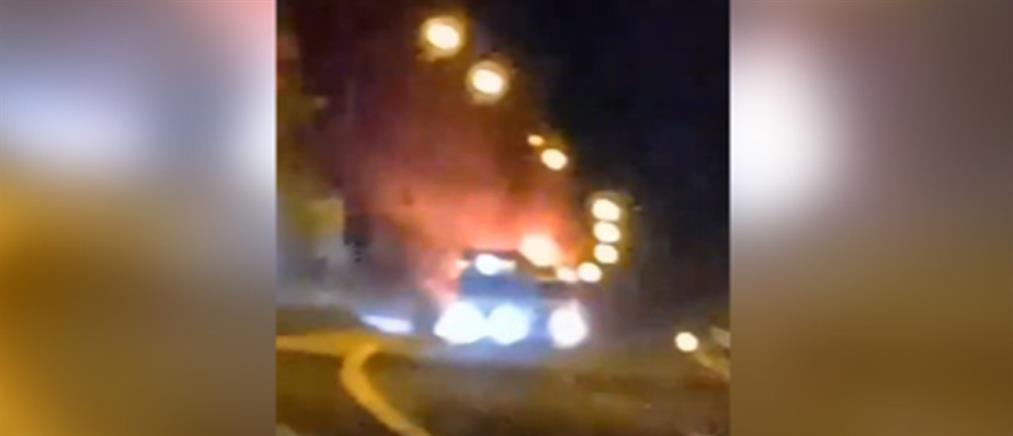 Εθνική οδός Κορίνθου – Τριπόλεως: νταλίκα τυλίχθηκε στις φλόγες (βίντεο)