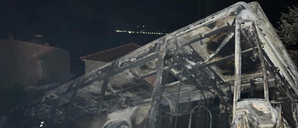 Φωτιά στη Λέσβο από λεωφορείο που τυλίχθηκε στις φλόγες (βίντεο)