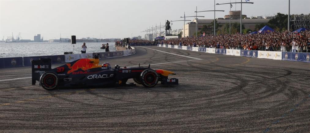 Red Bull Showrun by ALUMIL: “Άρωμα” Formula 1 στη Θεσσαλονίκη (εικόνες)
