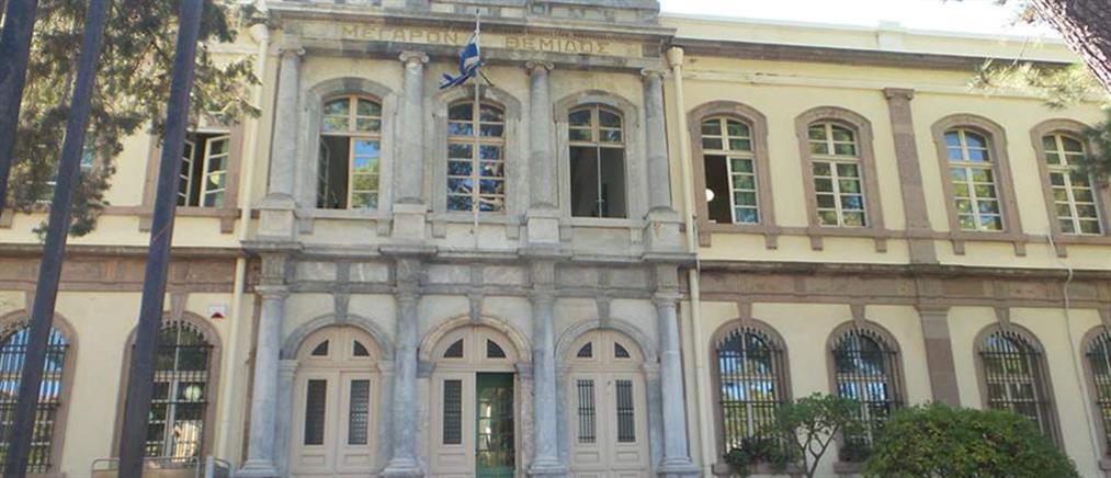 Εμπρηστές “χτύπησαν” στο Δικαστικό Μέγαρο Μυτιλήνης