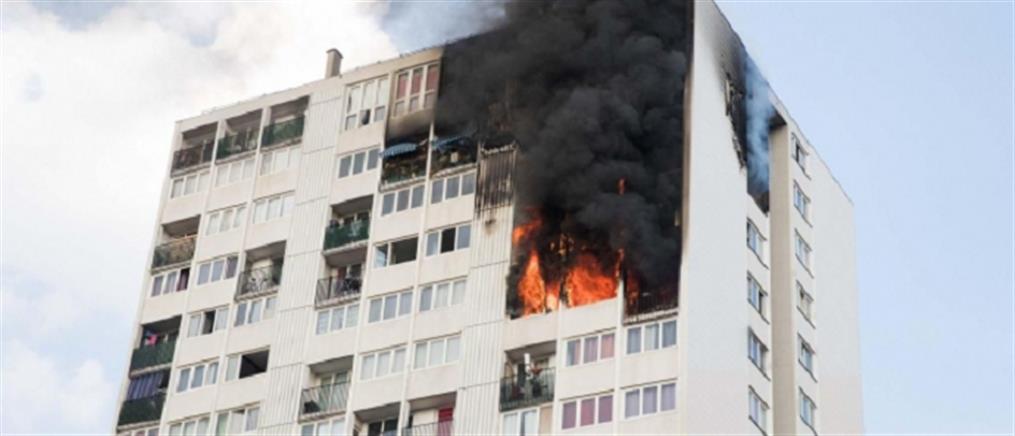 Μια γυναίκα και τρία παιδιά σκοτώθηκαν από φωτιά σε ουρανοξύστη