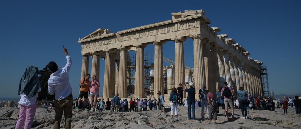 Τουρισμός: Έσπασαν όλα τα ρεκόρ οι αφίξεις στα αεροδρόμια της χώρας