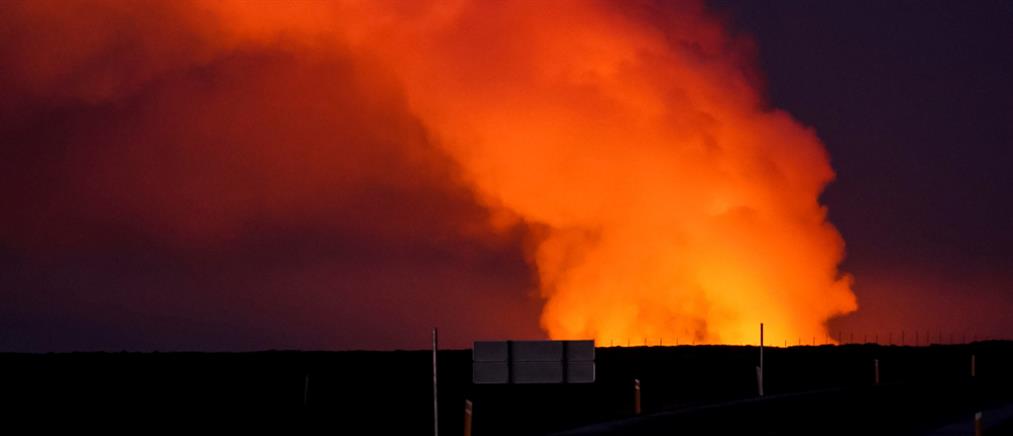Ισλανδία - Έκρηξη ηφαιστείου: η λάβα έφτασε σε σπίτια (βίντεο)