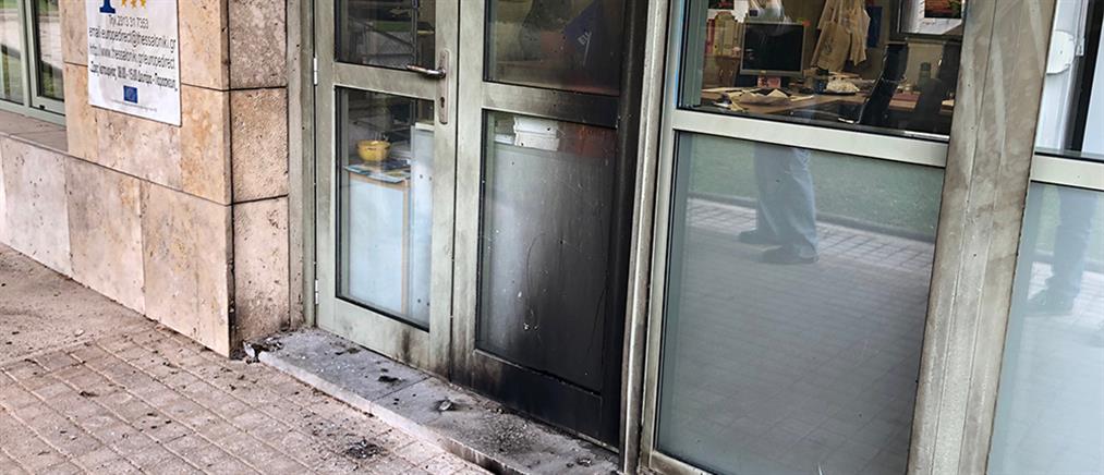 Θεσσαλονίκη: Επίθεση με γκαζάκια στο Ευρωπαϊκό Κέντρο Πληροφόρησης (εικόνες)