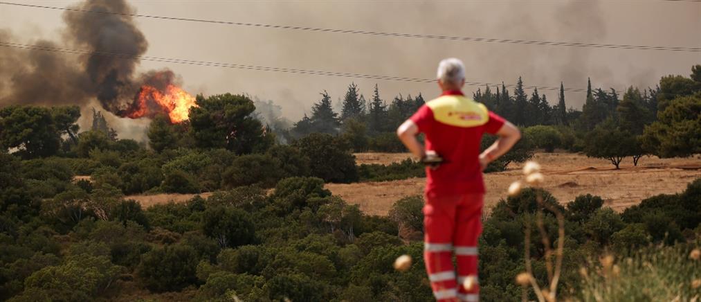 Φωτιά στη Βαρυμπόμπη: Εκτάκτως στο Συντονιστικό Κέντρο Επιχειρήσεων της Πυροσβεστικής ο Μητσοτάκης