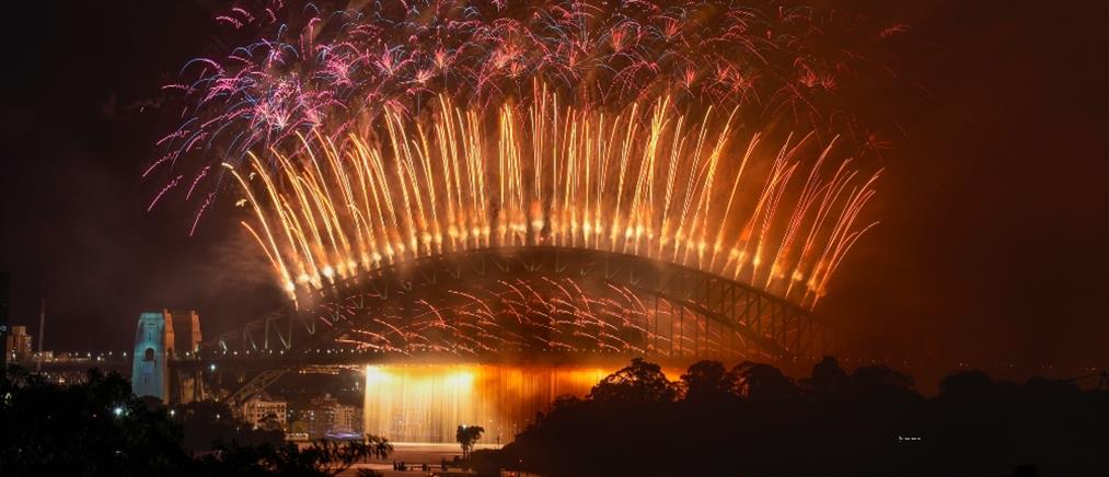 Πρωτοχρονιά στην Αυστραλία: Υποδοχή του 2024 με πυροτεχνήματα (εικόνες)