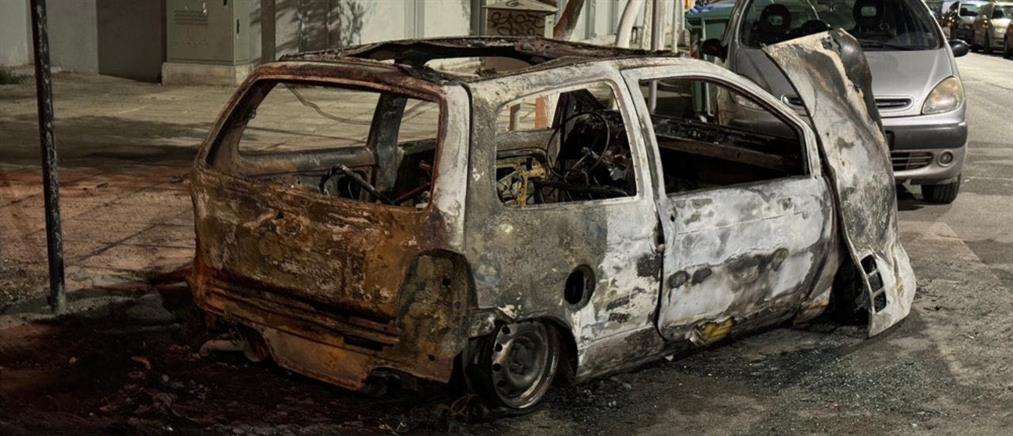 Θεσσαλονίκη: Εμπρησμός αυτοκινήτων στους Αμπελόκηπους (εικόνες)