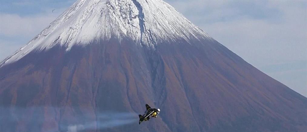 Ο «άνθρωπος-τζετ» στο Όρος Φούτζι