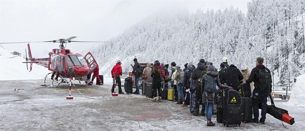“Εφιάλτης” για 13000 τουρίστες στις χιονισμένες Άλπεις (βίντεο)