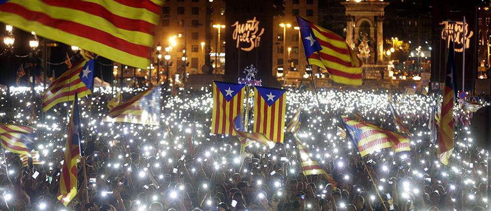 Νικητές βγήκαν από την κάλπη οι Καταλανοί αυτονομιστές