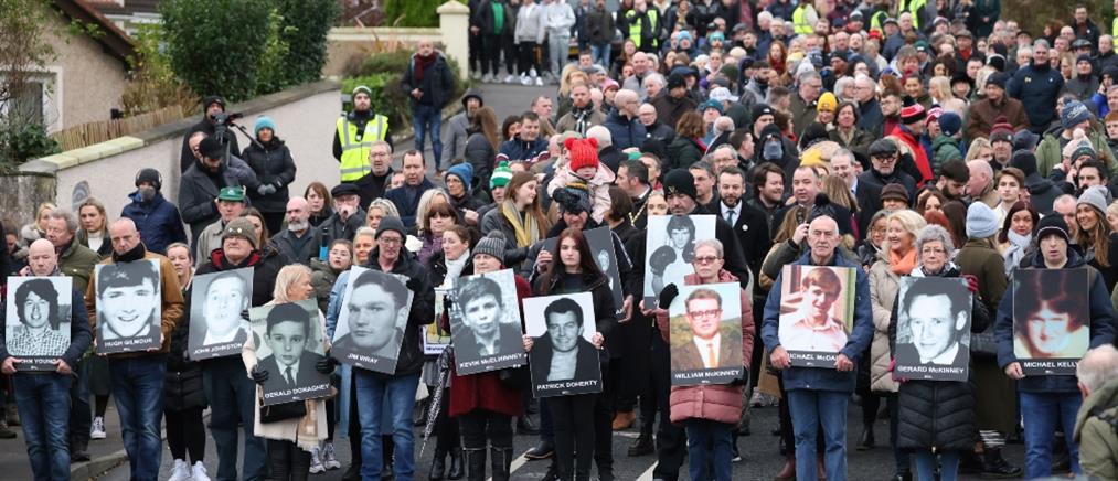 “Bloody Sunday”: Η Ιρλανδία τιμά τους νεκρούς της 50 χρόνια μετά (εικόνες)