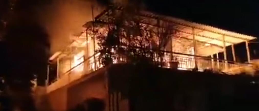Πίτσι: Φωτιά κατέστρεψε δύο σπίτια (βίντεο)