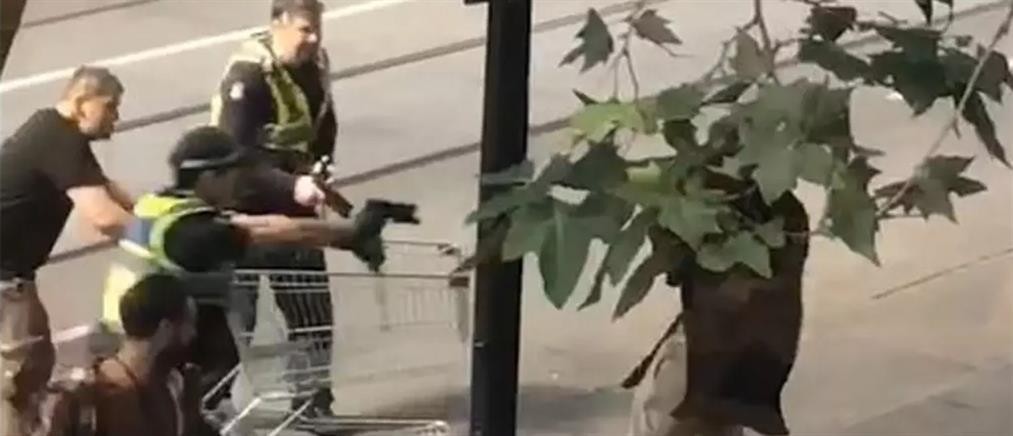 Μελβούρνη: Ήρωας ο άστεγος με το καροτσάκι που απέκρουσε τον τρομοκράτη (βίντεο)