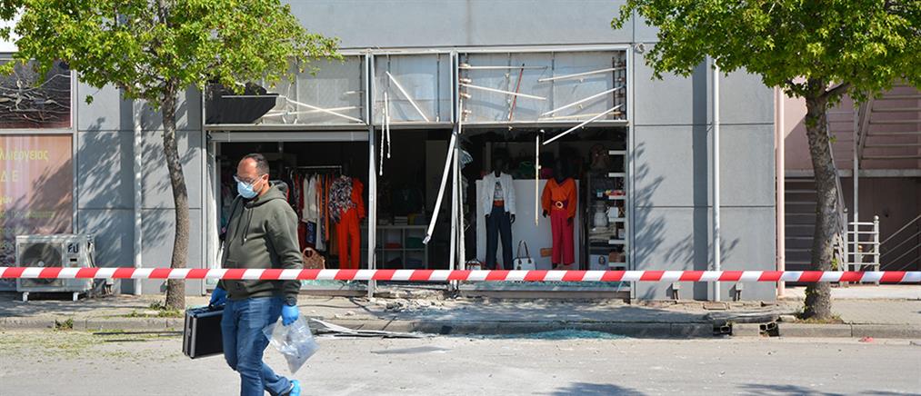 Λάρισα: Έκρηξη στο μαγαζί πρώην διαιτητή (εικόνες)