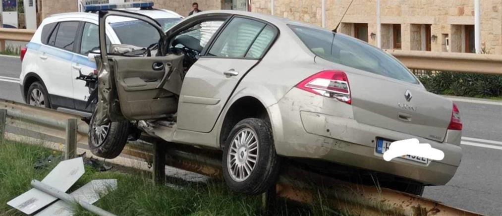 Ηράκλειο - Φονικό τροχαίο: Αυτοκίνητο “καβάλησε” τις μπάρες (εικόνες)