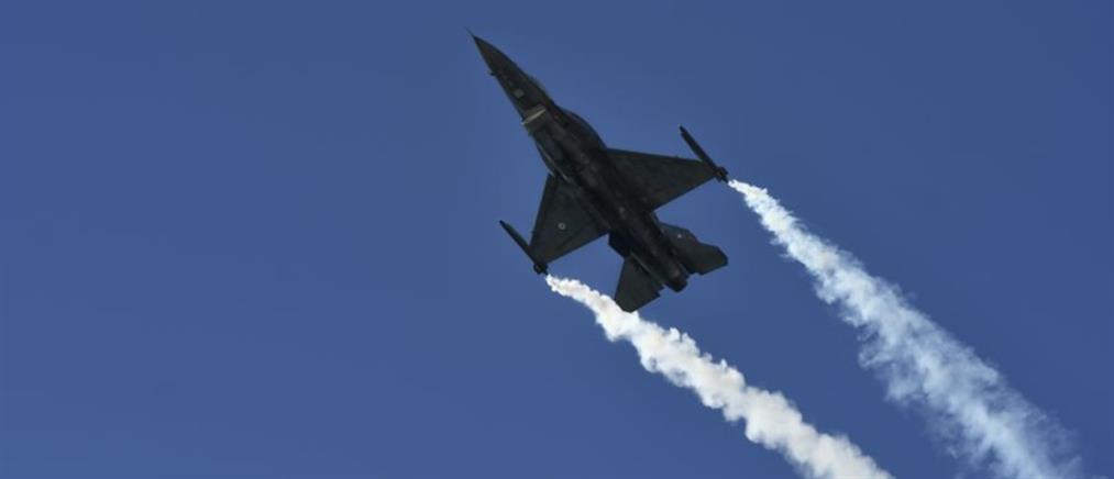 Φλοίσβος: Εντυπωσιακές εικόνες από τις αεροπορική επιδείξη της Πολεμικής Αεροπορίας