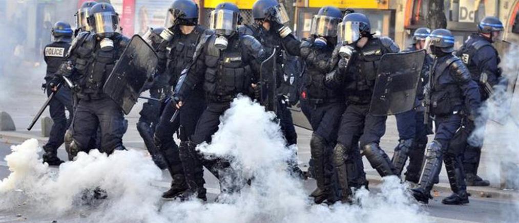 Δακρυγόνα, οβίδες κρότου-λάμψης και πλαστικές σφαίρες σε διαδήλωση στην Ναντ