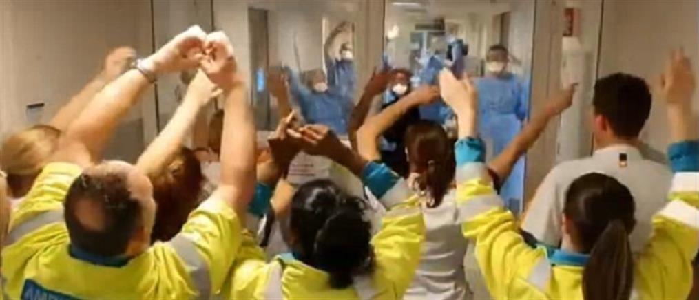 “Λύγισε” ο Κλοπ: Γιατροί τραγουδούν τον ύμνο της Λίβερπουλ (βίντεο)