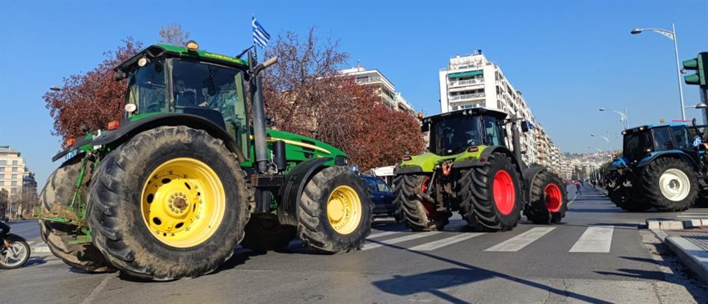 Αγρότες - Θεσσαλονίκη: “παρέλαση” τρακτέρ με προορισμό την “Agrotica” (εικόνες)