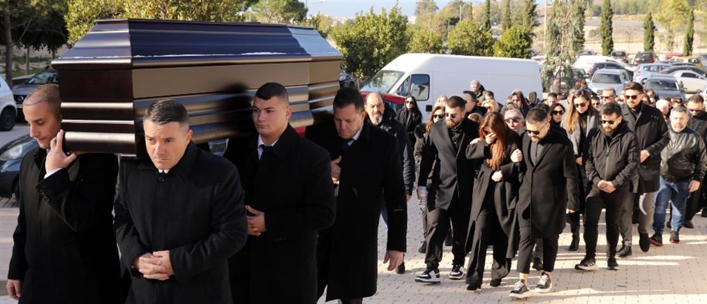 Κηδεία - Χάρης Κωστόπουλος: Θλίψη στο “τελευταίο αντίο” (εικόνες)