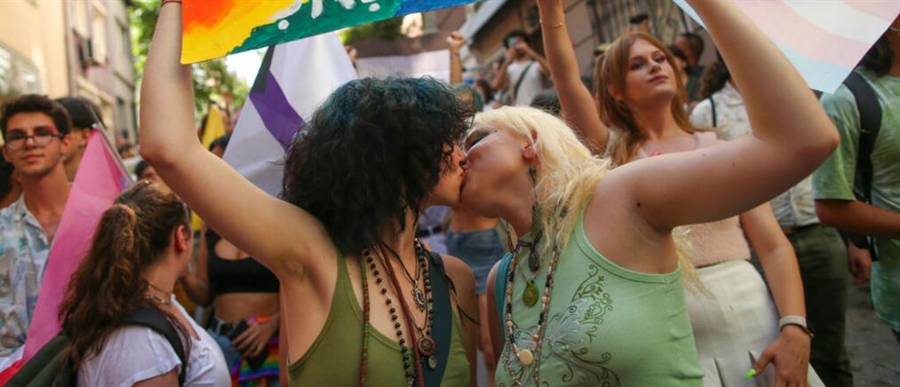 Pride – Τουρκία: Προληπτικές συλλήψεις πριν την Πορεία Υπερηφάνειας (εικόνες)