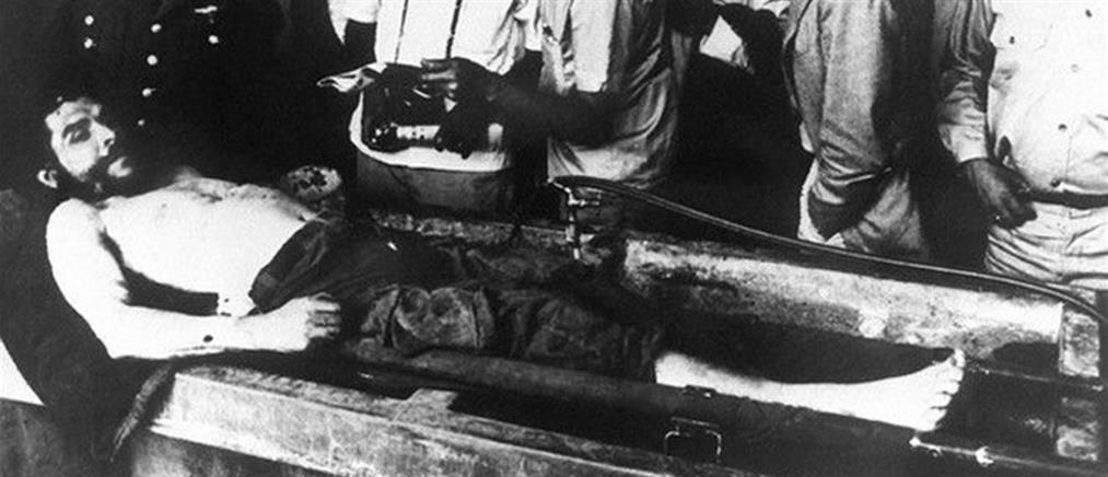 Άγνωστες φωτογραφίες του Τσε Γκεβάρα, ανακαλύφθηκαν σε ένα κουτί πούρα