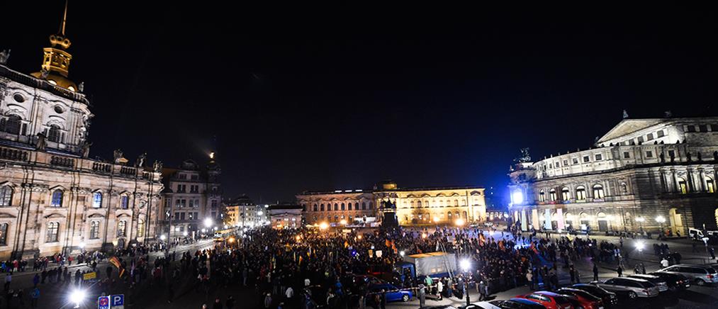Χιλιάδες υποστηρικτές του Pegida διαδήλωσαν στη Δρέσδη