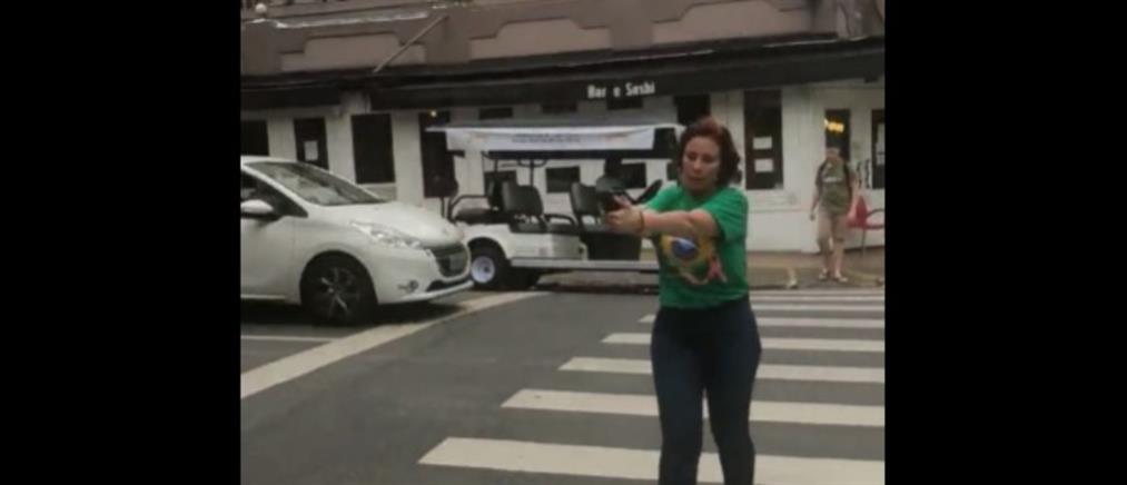 Βραζιλία: βουλευτής του Μπολσονάρου έβγαλε όπλο σε πολίτη (βίντεο)