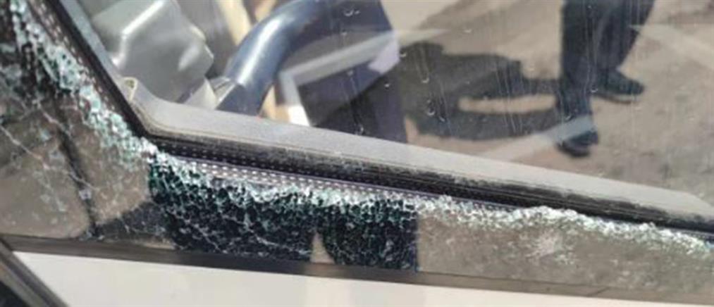 Ηράκλειο: Επίθεση με πέτρες σε εν κινήσει λεωφορείο (εικόνες)
