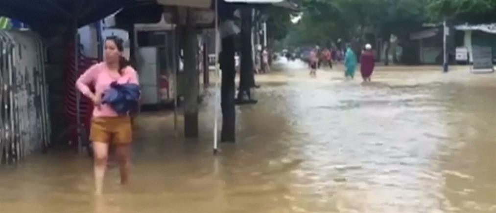 Βιετνάμ: πλημμύρες, κατολισθήσεις και δεκάδες νεκροί