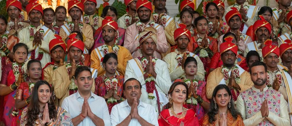 Ινδία: Ο πλουσιότερος άνδρας της Ασίας παντρεύει τον γιο του και άπορα ζευγάρια (εικόνες)