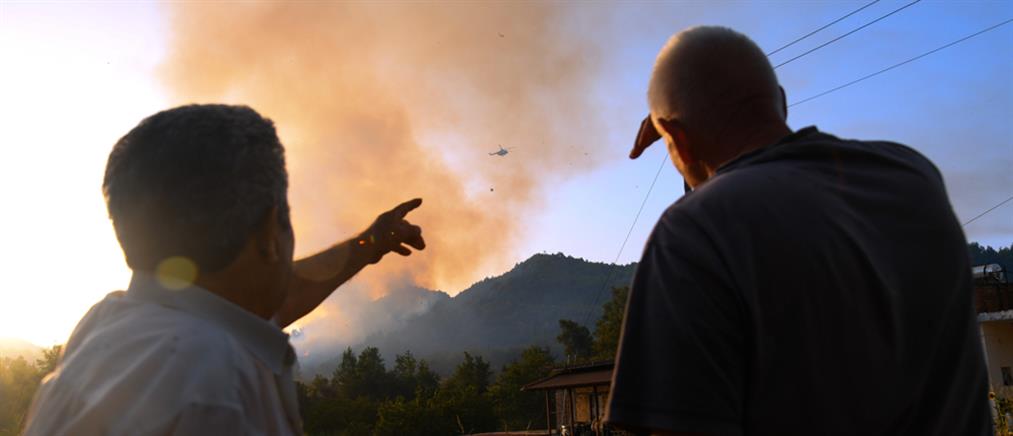 Φωτιές στην Πελοπόννησο: Στο νοσοκομείο πολίτες και πυροσβέστες