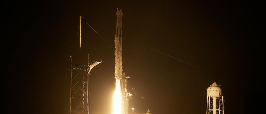 NASA - SpaceX:  Πύραυλος Falcon 9 απογειώθηκε για τον Διεθνή Διαστημικό Σταθμό (εικόνες)