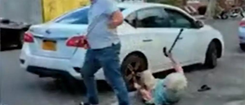 Οδηγός ταξί λήστεψε ηλικιωμένη και την πέταξε έξω από το αυτοκίνητο (βίντεο)