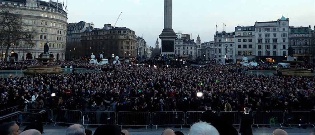 Συγκέντρωση στο Λονδίνο για να τιμήσουν τα θύματα της επίθεσης (φωτο)
