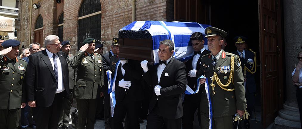 Κωσταράκος: Με τιμές η κηδεία του πρώην αρχηγού ΓΕΕΘΑ
