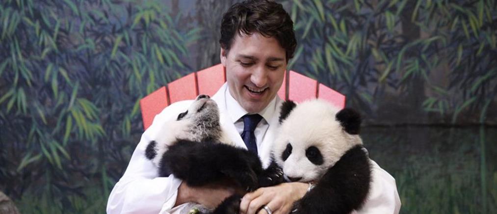 Αγκαλιά με δύο μωρά πάντα ο Καναδός πρωθυπουργός (φωτο)
