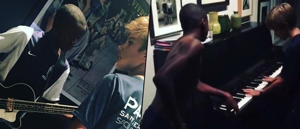 Στα βήματα της Μαντόνα ο 11χρονος γιος της (βίντεο)