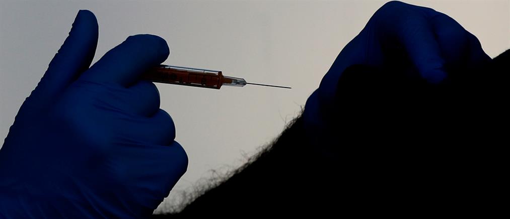 Κορονοϊός - Κικίλιας: μπόνους σε γιατρούς και φαρμακοποιούς για κάθε εμβολιασμό
