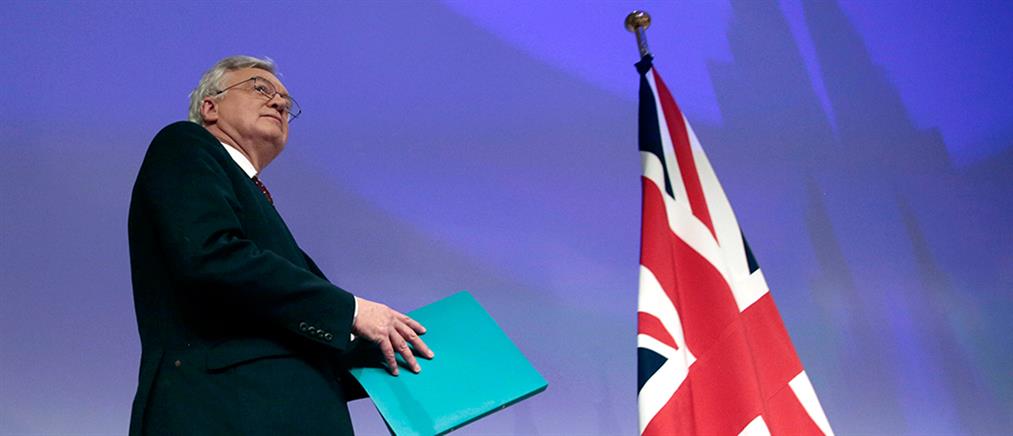 Πολιτική κρίση στην Βρετανία: Παραιτήθηκαν οι αρμόδιοι υπουργοί για το Brexit