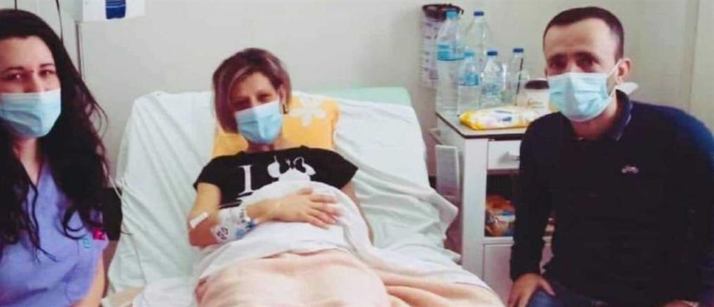 Κορονοϊός: Η νοσηλεύτρια που παρέλυσε μετά τον εμβολιασμό έλυσε την σιωπή της (εικόνες)