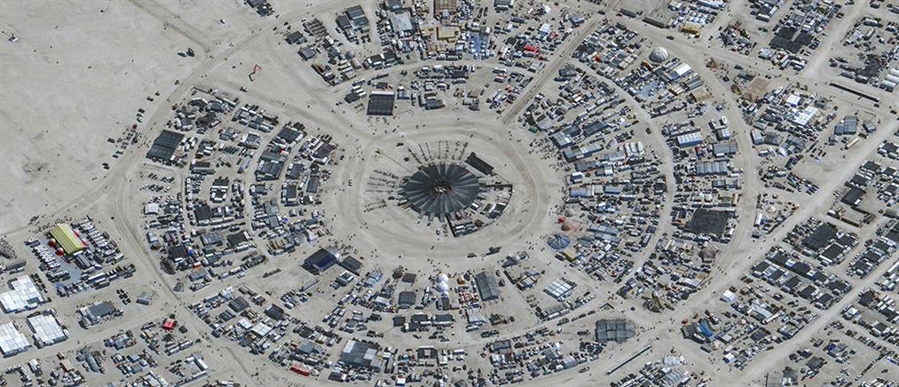 Νεβάδα: Ένας νεκρός και χιλιάδες εγκλωβισμένοι στο φεστιβάλ Burning Man (εικόνες)