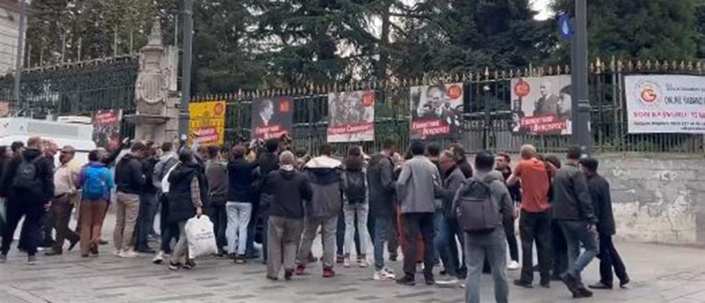Κωνσταντινούπολη: Οι “Μητέρες του Σαββάτου” γύρισαν στις διαδηλώσεις (εικόνες)