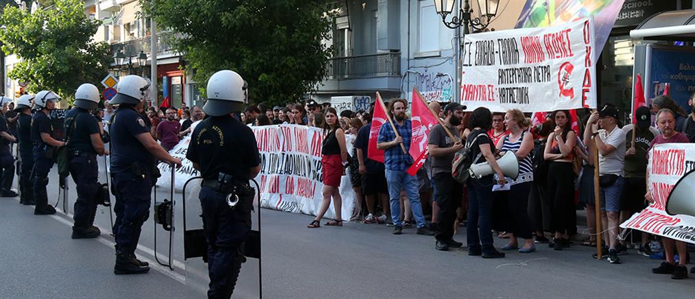 Αθήνα - Θεσσαλονίκη - Πάτρα: Πορείες για την δολοφονία 17χρονου στην Γαλλία (εικόνες)