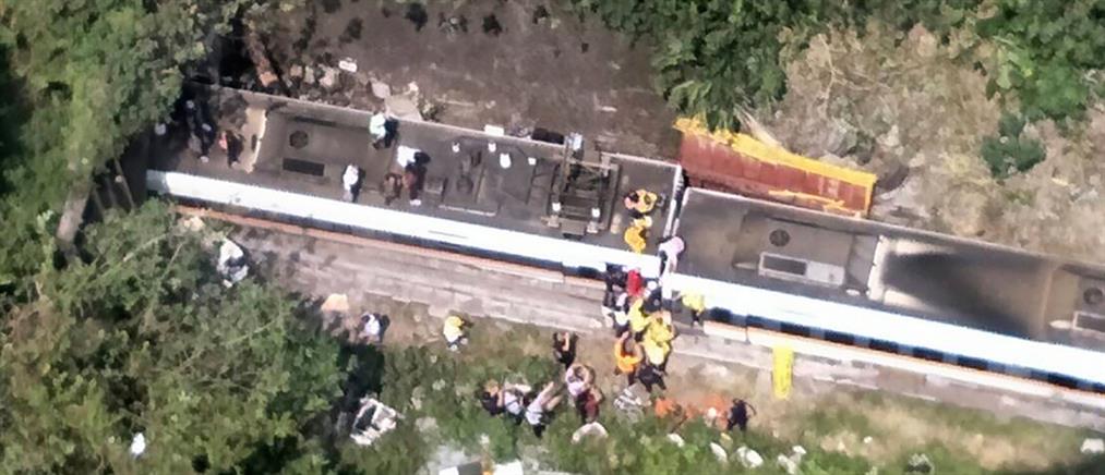 Τρένο εκτροχιάστηκε σε τούνελ (εικόνες)