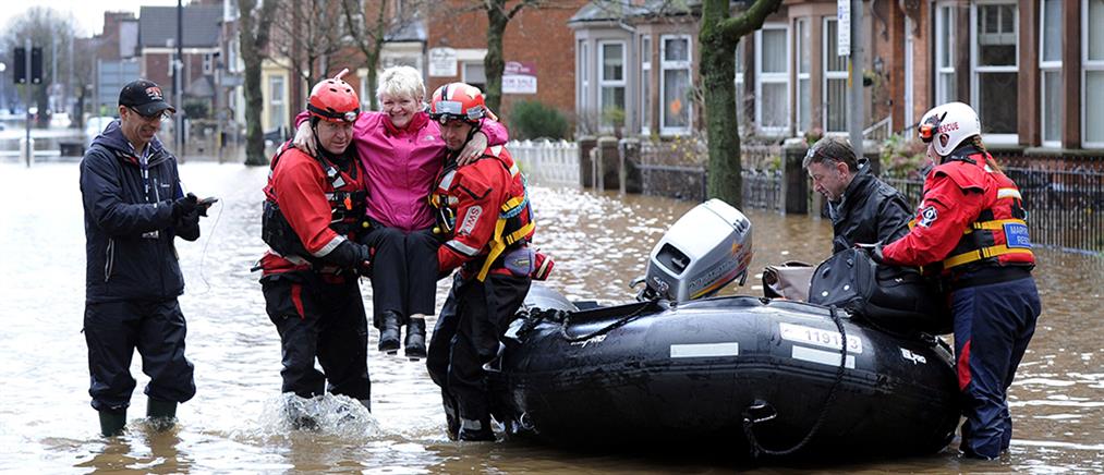 Σαρωτικές πλημμύρες στην βορειοδυτική Αγγλία