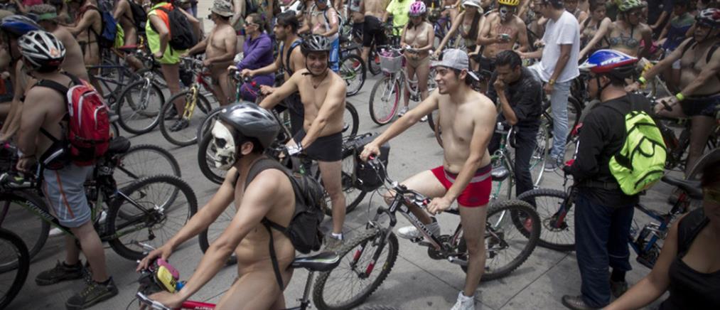 Γυμνή ποδηλατοδρομία στο Μεξικό