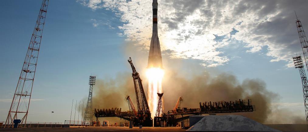 Σε διαστημικό σταθμό το ρωσικό διαστημόπλοιο με την ιταλίδα στο πλήρωμά του