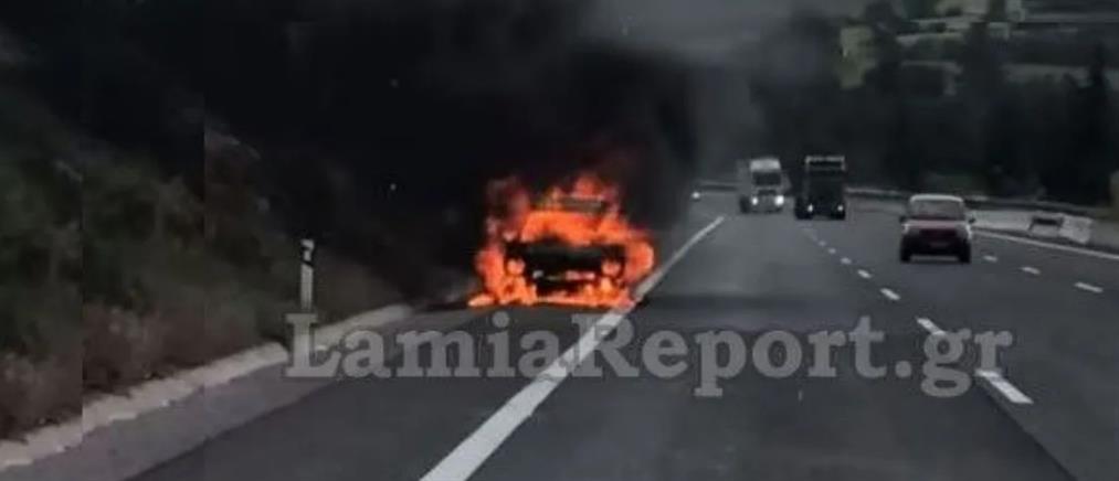 Εθνική Οδός: Φωτιά σε αυτοκίνητο με επιβάτες παιδιά (βίντεο)